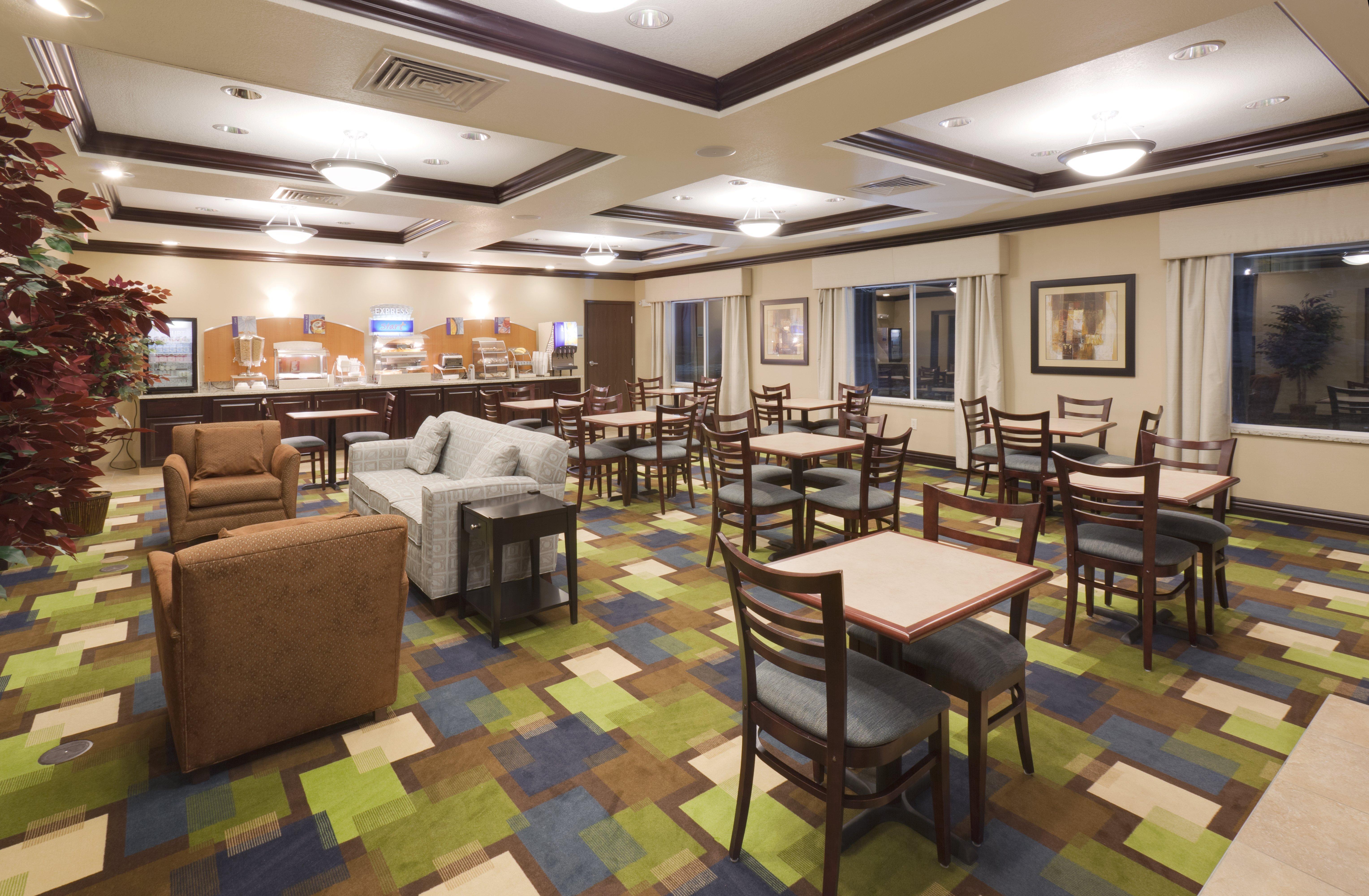 Holiday Inn Express & Suites - Omaha I - 80, An Ihg Hotel Gretna Extérieur photo